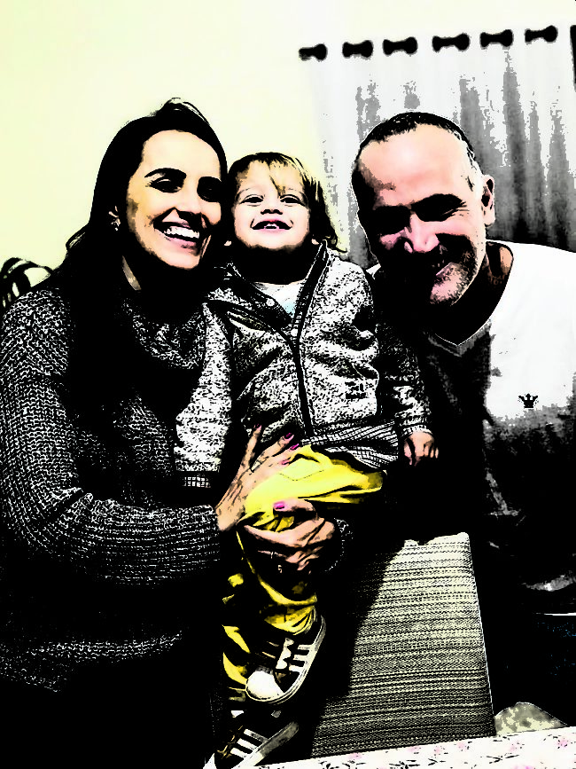 Vanessa e o marido sempre auxiliam o filho, Noah, a lidar com as dificuldades “Ele tem de entender que não é não”